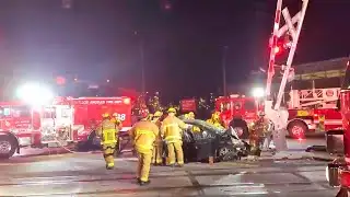 2 hospitalized after crash into L.A. train-crossing signal