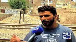 24 Report: Garbage spread around Railway track in Multan