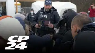 3 Mayors call for more support for asylum seekers from Quebec