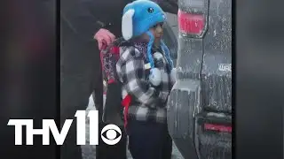 5-year-old boy and his father return home from ICE detention