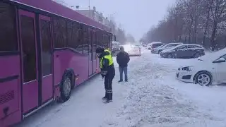 A 19-year-old man helped push a racing car and fell under a bus.