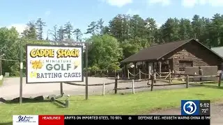 Actor Chevy Chase visits the Caddie Shack in Canaan