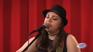 Amanda McCarthy – On The Border