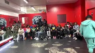 Astronaut Flee Present -Combat Zone"| tae VS neyo