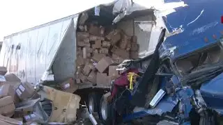 Big rig crash blocks I-5 in south Sacramento County