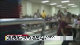 Bill to allow school boards to decide number of instructional days passes committee