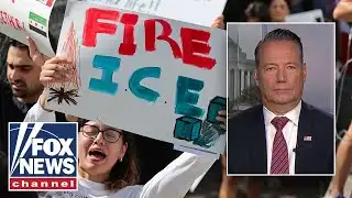 BREAKING: Anti-ICE protesters gather at facility near Chicago