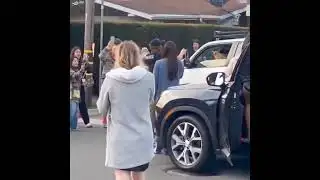 brilliant Trump impersonator trolling the protesters over a loudspeaker!