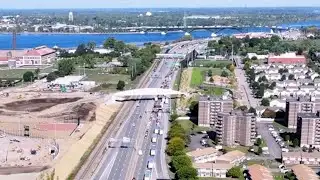 Canadian computer outage causes backups at border crossings