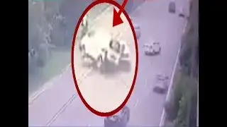 Car crash caught on cam on Greater Noida Expressway