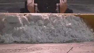 Chicago commuters battle snowy roads, sub-freezing temps Friday