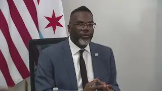 Chicago mayor holds news conference