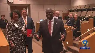 CMS board names Earnest Winston superintendent in unanimous vote