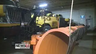 Crews, stores prepare for storm expected on busy shopping day