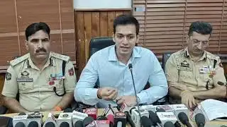DC #Jammu reviews traffic issues; holds press conference with senior police officials