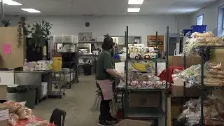 Dew Drop Inn prepares for annual Christmas dinner