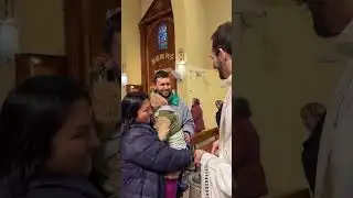 🐶⛪ Dogs arrive at church with their owners