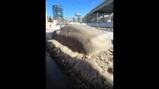 Due to burst water pipe: Car turns into ice statue