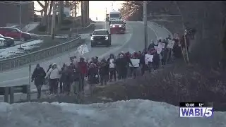 Eastern Maine Medical Center nurses hold vigil as contract negotiations continue