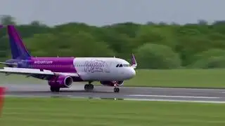 EasyJet reports summer bookings growth despite wider Q1 loss