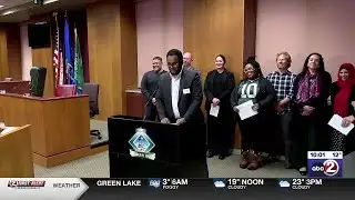 Elected officials address racist incident by now-former Cinnabon worker