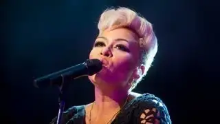 Elton John Picks Emeli Sande to Perform at Oscar Party