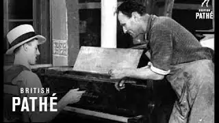 Fingerless Pianist (1933)