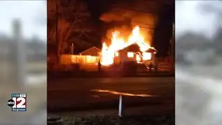 Fire levels abandoned home in Flint