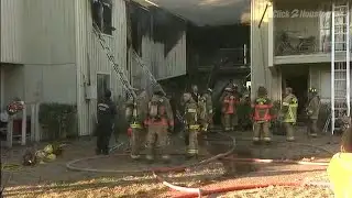 Firefighters battle cold temperatures to put out apartment fire