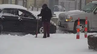 Good Samaritan helps stranded St. Louis drivers