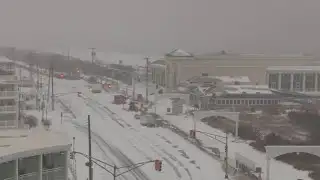 Heavy snow falls in Philly, Pa. suburbs, South Jersey and Delaware