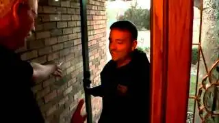 Homeowner catches thieves using surveillance system