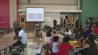 Houston ISD Superintendent hosts community meeting