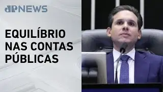Hugo Motta define relator para corte de benefícios tributários