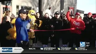 Hundreds line-up for Raising Cane’s grand opening