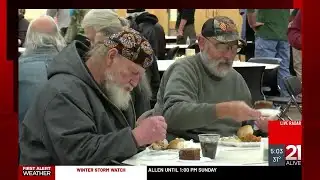 Hundreds show up for annual St. Mary’s Soup Kitchen Thanksgiving dinner