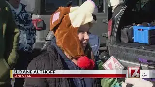 Hurricanes fans brave cold, snow for tailgating Sunday