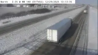 Iowa DOT combats icy highways amid freezing temps