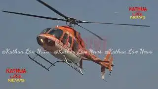 #Kathua। पुलिस अधिकारियों ने स्टेडियम में शहीदों को श्रद्धांजलि अर्पित करते हुए फूल बरसाए।#Live