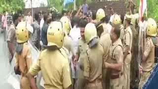 കൊല്ലത്ത് കെ എസ് യു മാര്‍ച്ച് ; സംഘര്‍ഷം ; പൊലീസ് ജലപീരങ്കി പ്രയോഗിച്ചു  | Kollam |KSU March