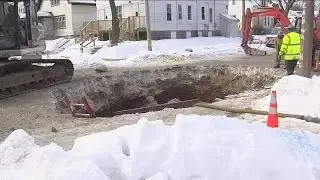 Large sinkhole forms on Milwaukee