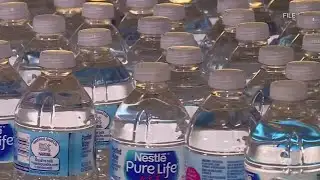 Lawmakers look at plastic water bottle ban