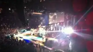 Linkin Park - Chester forgets the lyrics to crawling