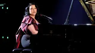 Lola Young’s Emotional “Messy” Grammy Performance 🩶🌟