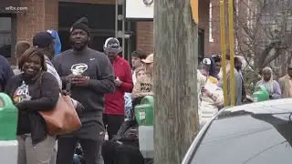 Long lines form as 2 Fat 2 Fly makes limited pop-up return to Columbia