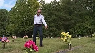 Man Demands Refund After Glaring Mistake on Mom