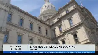 Michigan lawmakers work toward meeting budget deadline