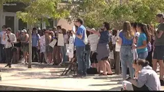 New College students rally to save their school