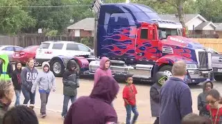 Optimus Prime visits Fain Elementary, assembles in WF for Comic Expo