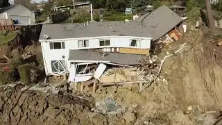 Orinda houses threatened by growing landslide